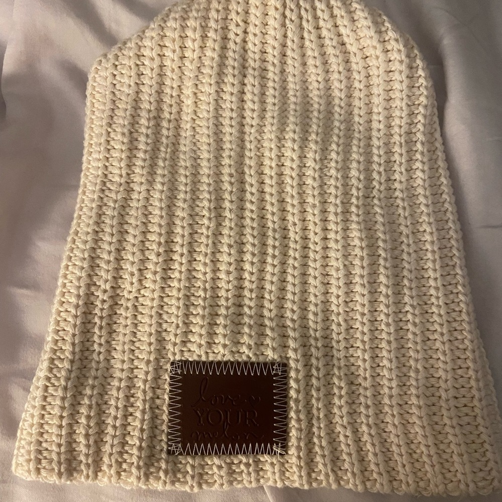 New without tags protect your melon beanie